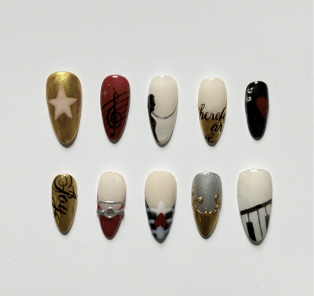 Raye concert nails